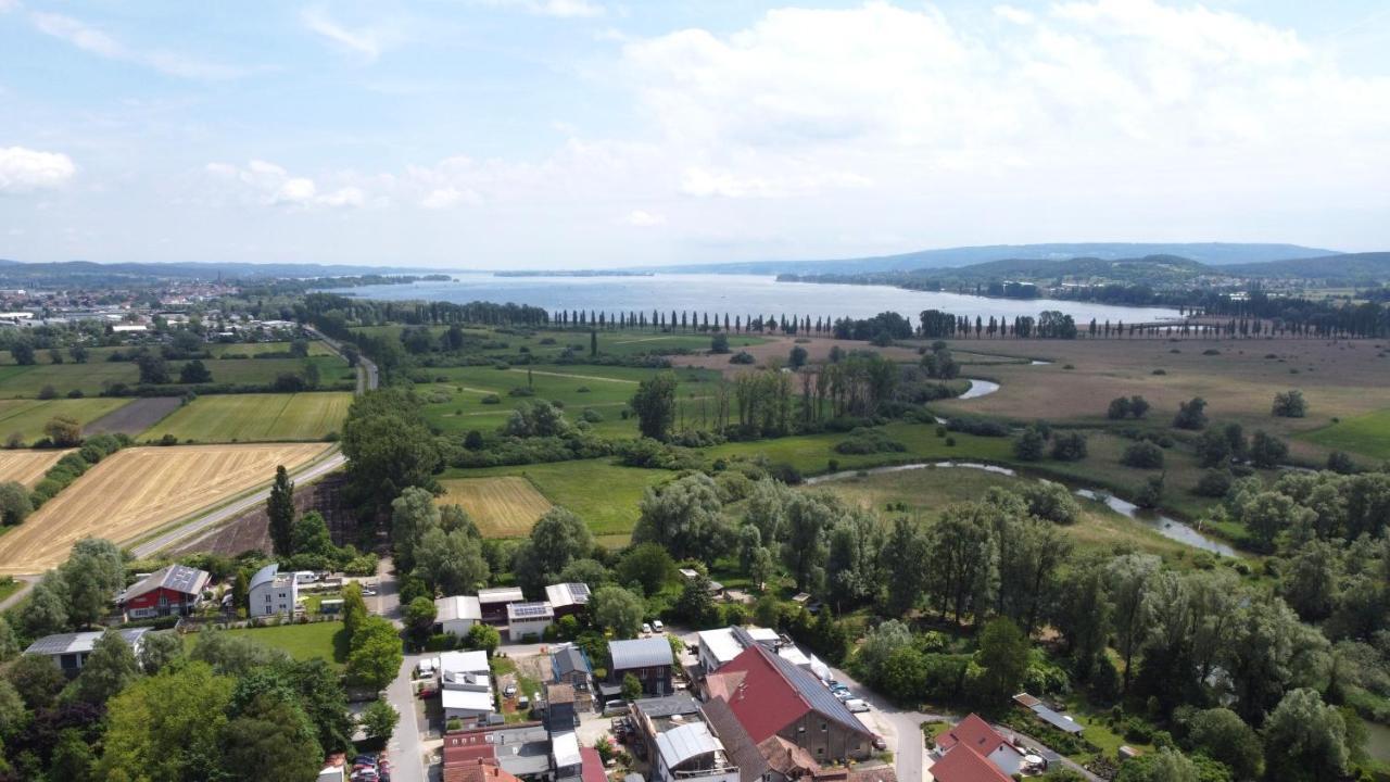 Haus Mediterran: Cozy Lakeside Retreat with Garden Radolfzell am Bodensee Exterior photo